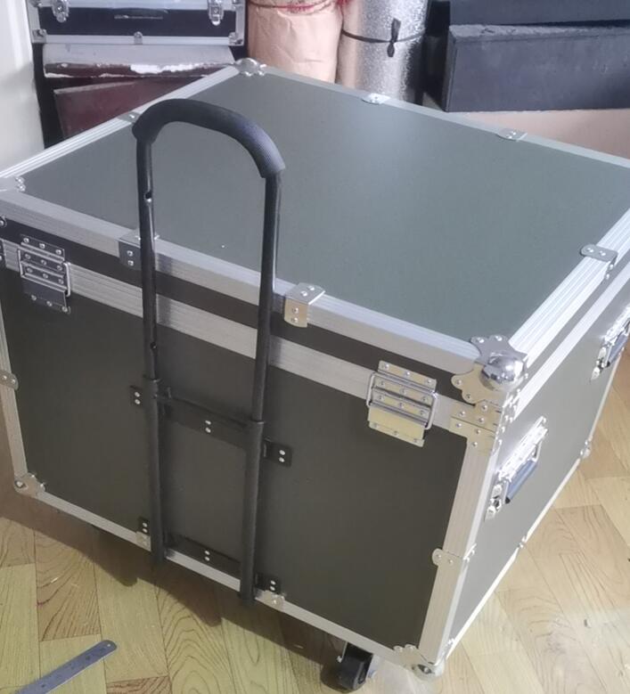 航空箱